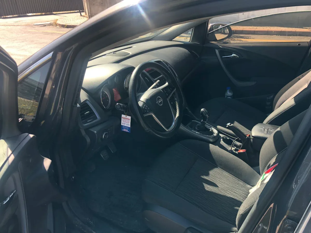 2015 MODEL OPEL ASTRA